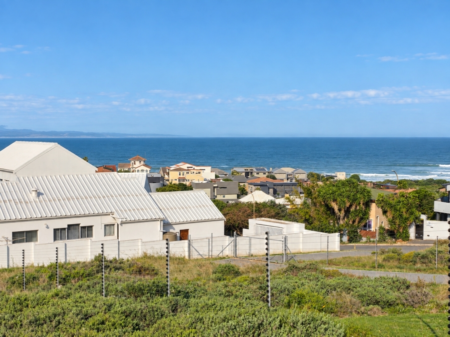 0 Bedroom Property for Sale in Wavecrest Eastern Cape